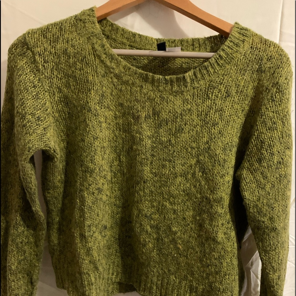 Crop top sweater